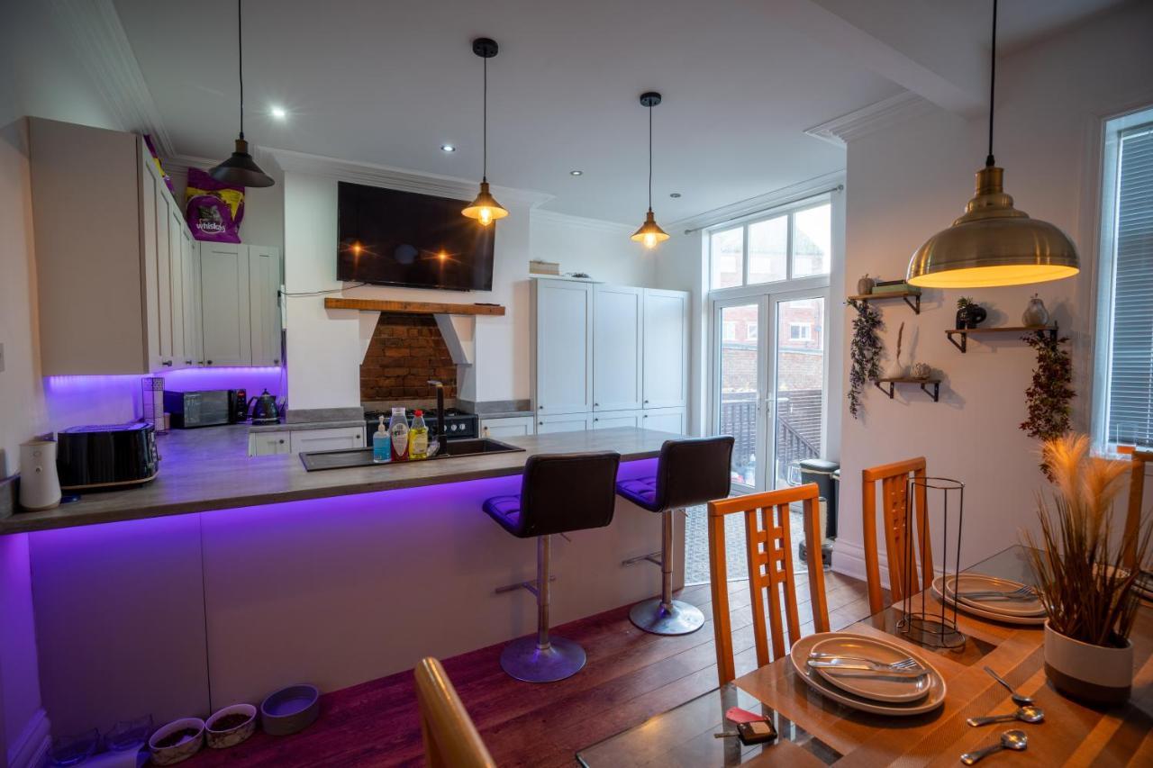 Appartamento Cavendish Cat And Gaming House Blackpool Esterno foto