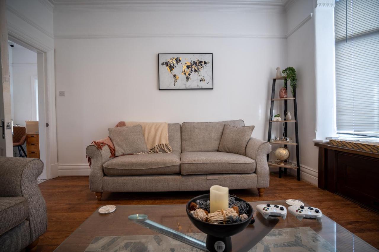 Appartamento Cavendish Cat And Gaming House Blackpool Esterno foto
