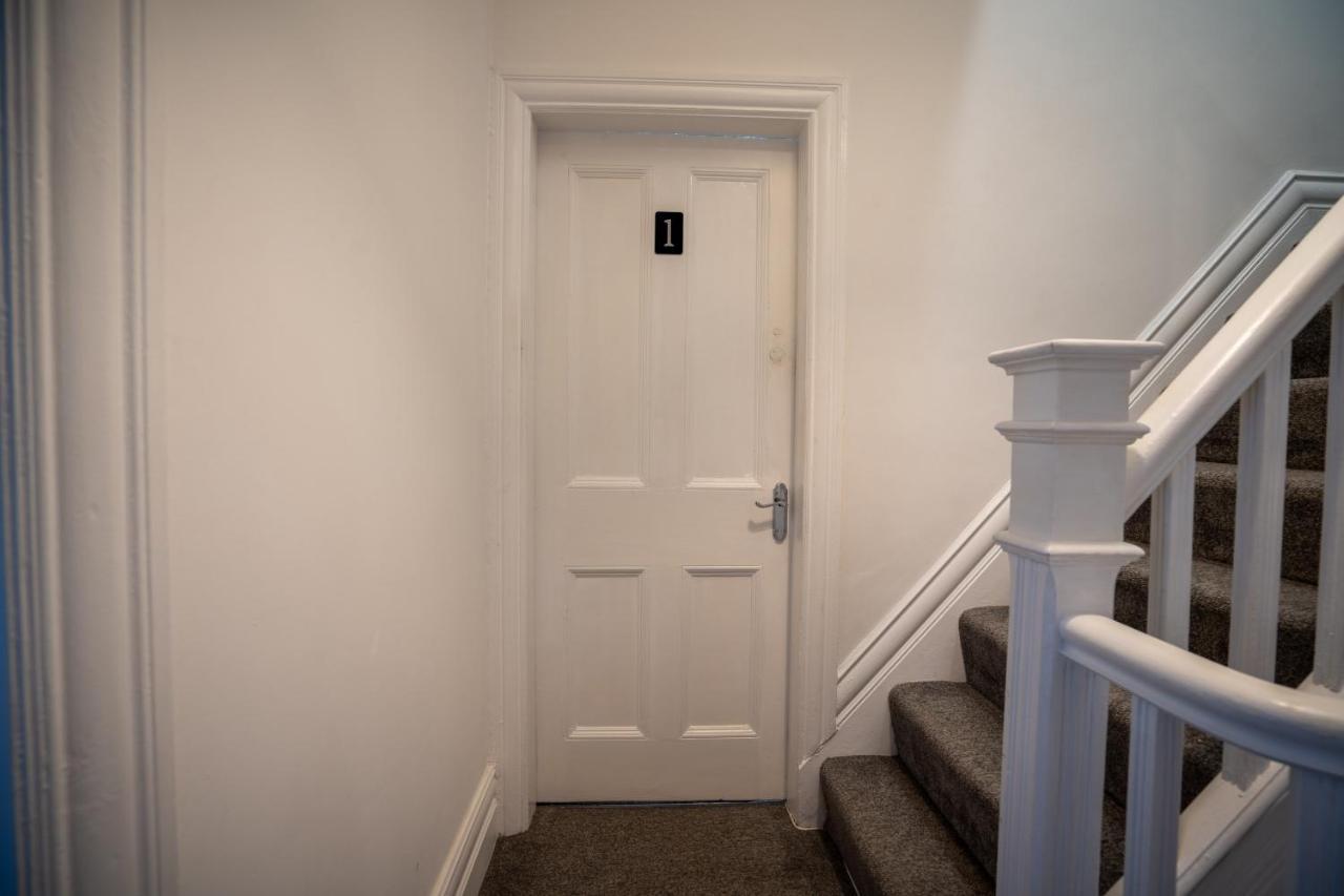 Appartamento Cavendish Cat And Gaming House Blackpool Esterno foto