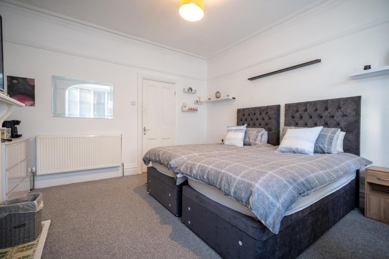 Appartamento Cavendish Cat And Gaming House Blackpool Esterno foto